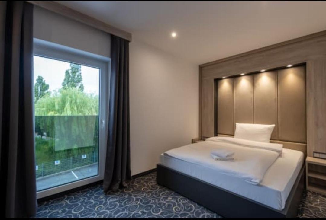 Hotel Business Bay Das Ehemalige Staycation Hotel Sindelfingen Kültér fotó