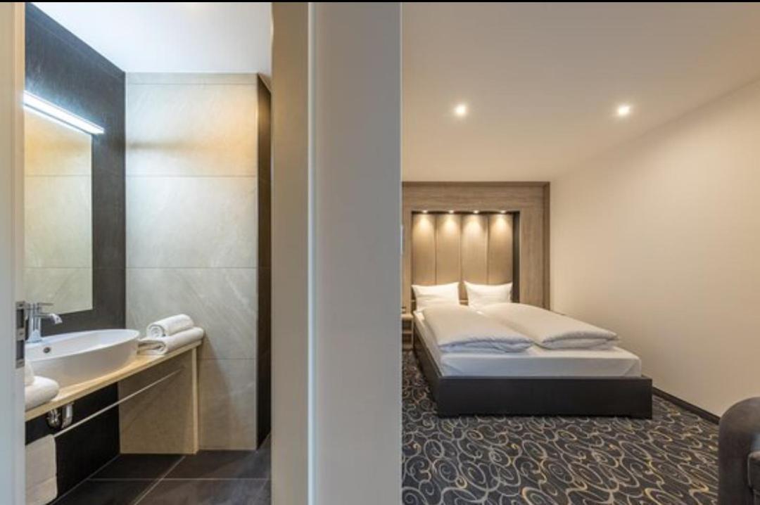 Hotel Business Bay Das Ehemalige Staycation Hotel Sindelfingen Kültér fotó