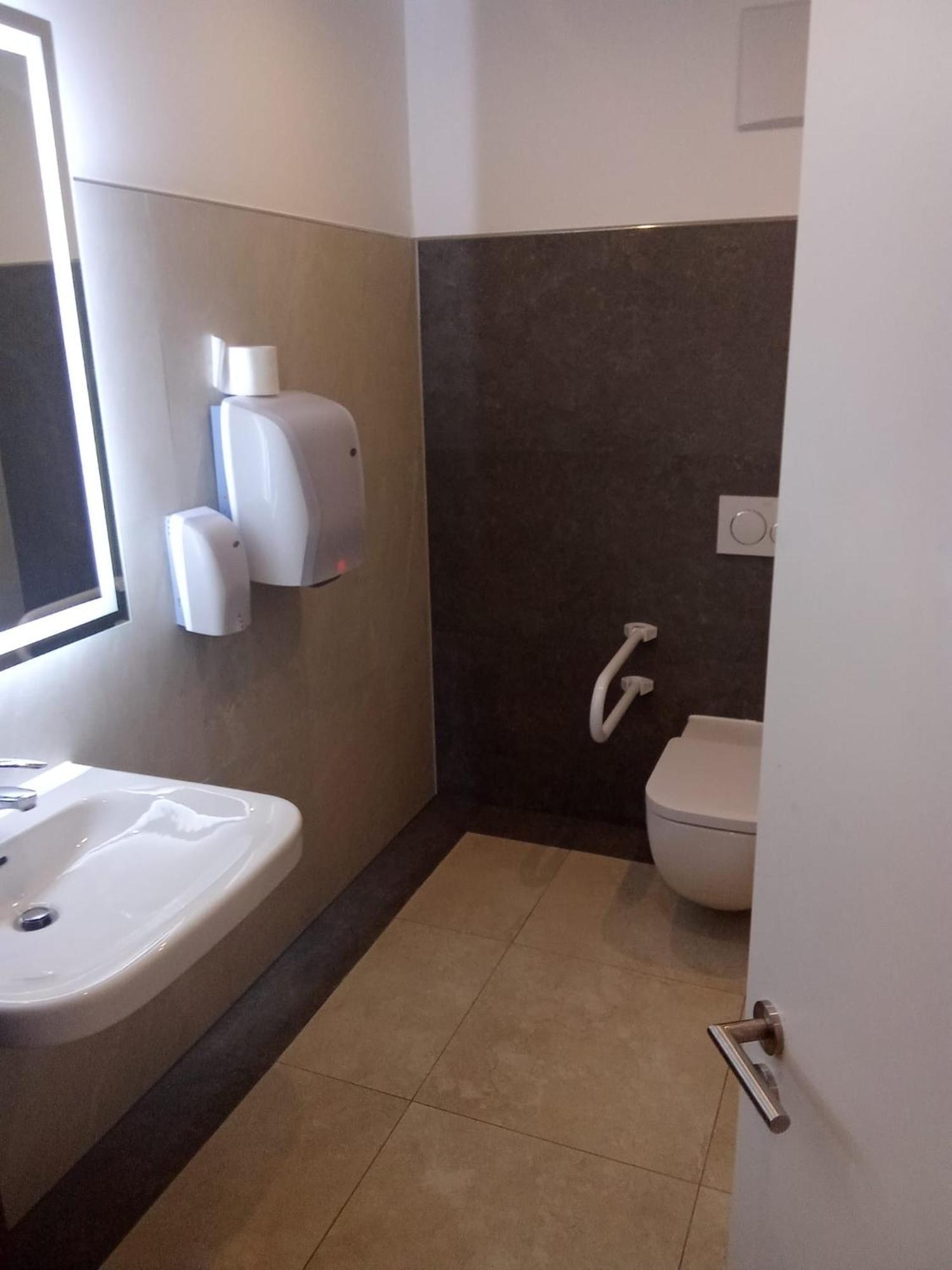 Hotel Business Bay Das Ehemalige Staycation Hotel Sindelfingen Kültér fotó